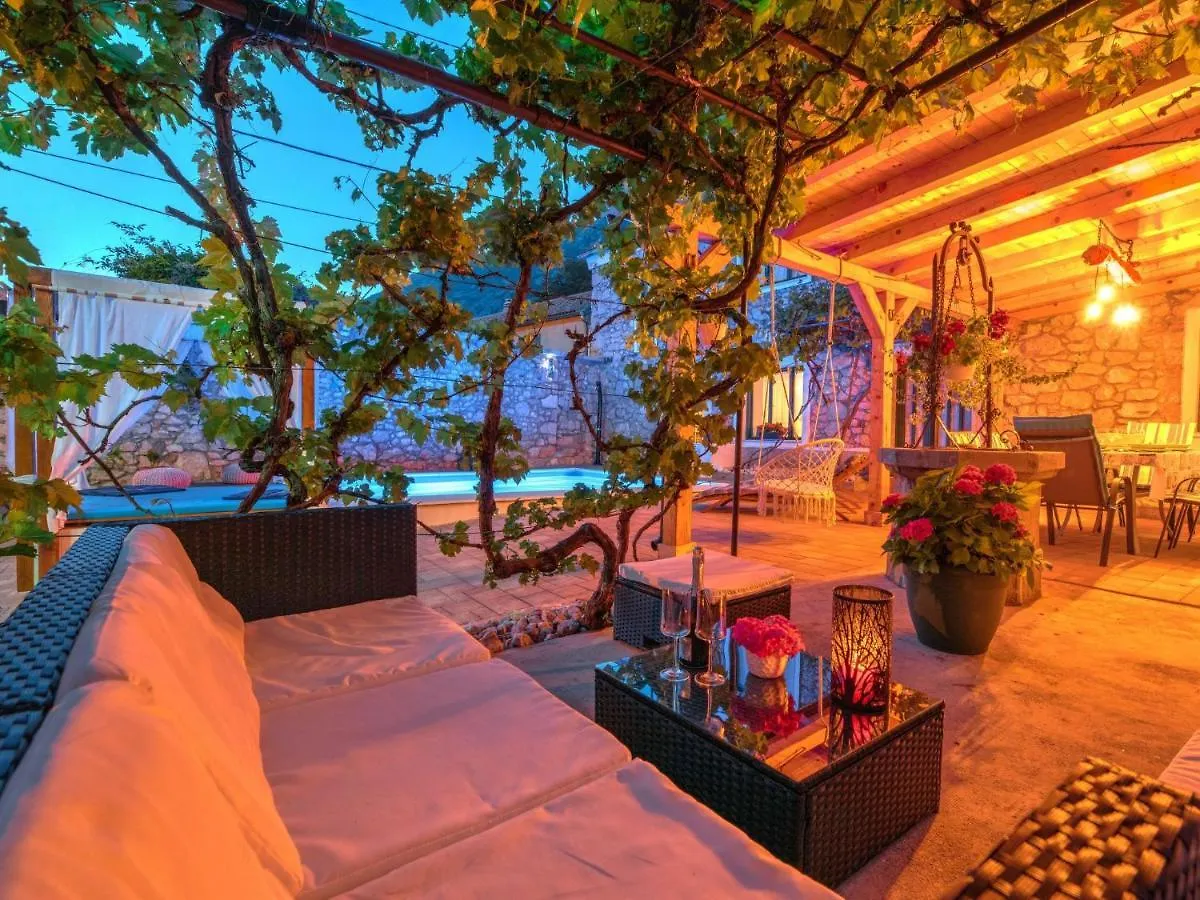 Holiday Home Villa Andelika By Interhome Drivenik